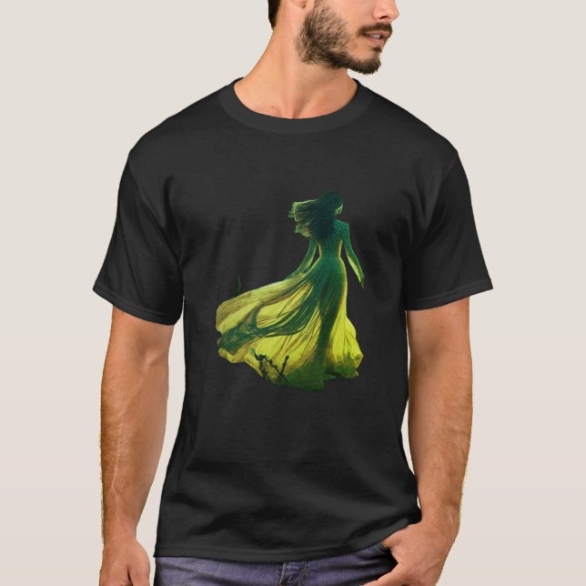 Camiseta Woman in a Flowing Gown on Short Sleeve Black Tee (Frente)