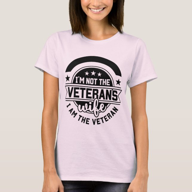 Camiseta Woman's Army Veteran Proud Military V-Neck (Frente)
