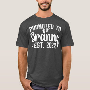 Camiseta Womens Granny 2022 Pregnancy Announcement First ti