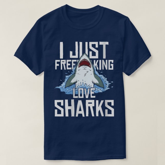 Camiseta Womens I just freaking love sharks VNeck  (Frente do Design)