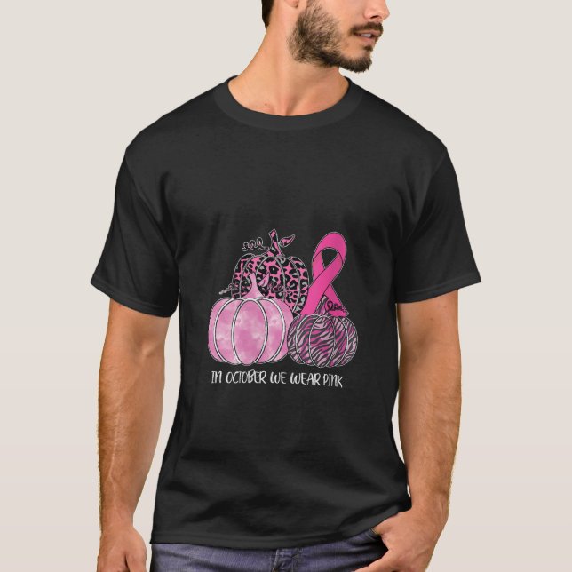 Camiseta Womens In October We Wear Pink Ribbon Pumpkin Brea (Frente)