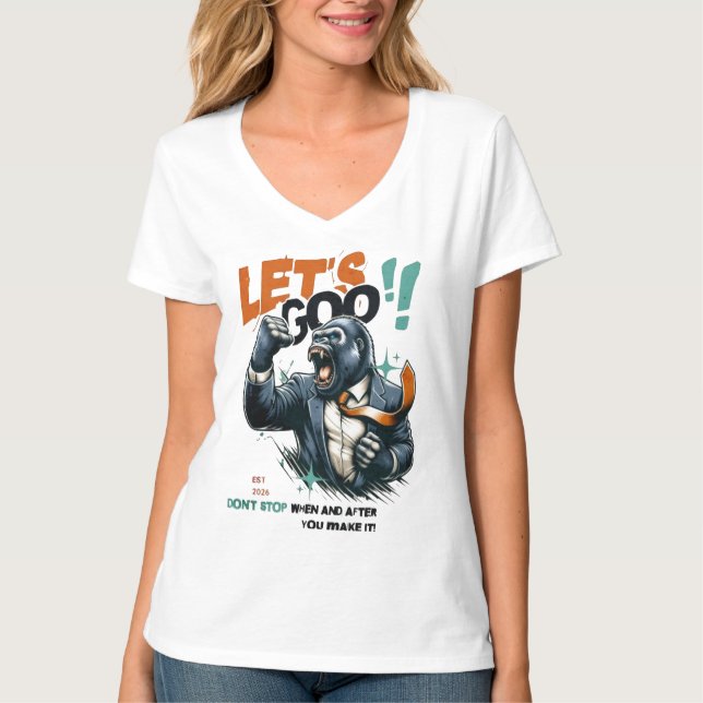 CAMISETA WOMEN'S LET'S GOO LESSONS LEARN V-NECK TEE (Frente)
