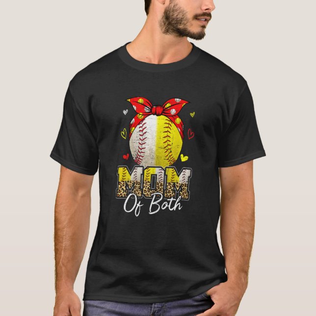 Camiseta Womens Mom Of Both Baseball And Softball Mom  Moth (Frente)