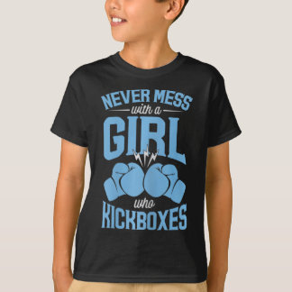 Camiseta Womens Never Mess With A Girl Who Kickboxes 
