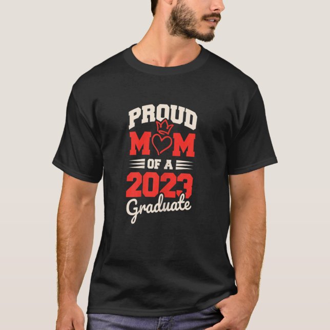 Camiseta Womens Proud Mom Of A 2023 Graduate Graduation 202 (Frente)