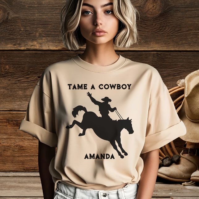 Camiseta Women's Tame a Cowboy Man on Horse T-Shirt (Criador carregado)