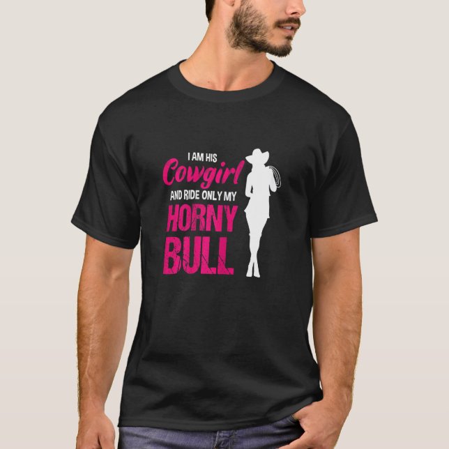 Camiseta Womens Wild West Rodeo Bull Garçola Andante (Frente)