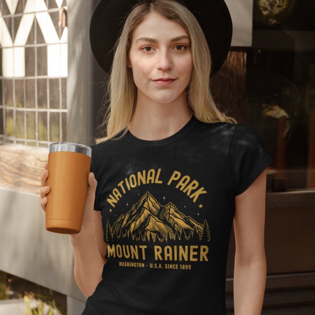 Camiseta Woodland Scenery of Mount Rainier National Park (Criador carregado)