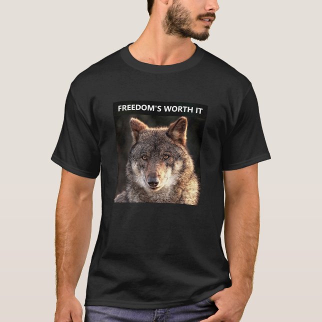 Camiseta Worth It Wolf (escuro) (Frente)