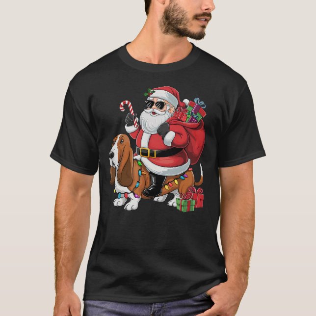 Camiseta Xmas Lighting Funny Santa Riding Basset Hound Dog  (Frente)