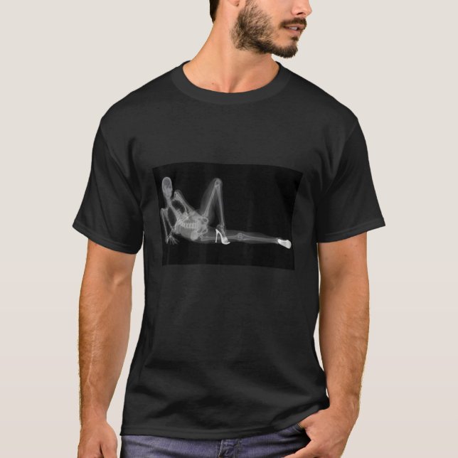Camiseta Xray image of a woman high heels and underwear Xra (Frente)