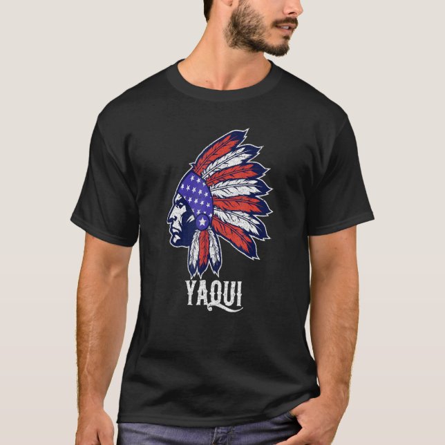 Camiseta Yaqui Native Flag Pride Headdress (Frente)