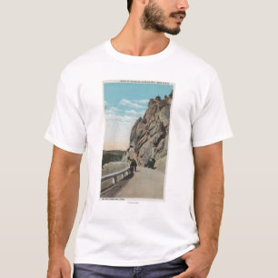 Camiseta Yellowstone, WYVacationers, carro velho, perto