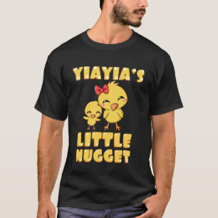 Camiseta Yiayia's Little Nugget Chicken Avó mãe D