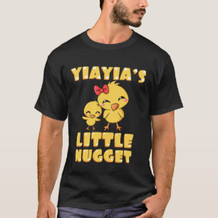 Camiseta Yiayia's Little Nugget Chicken Avó mãe D