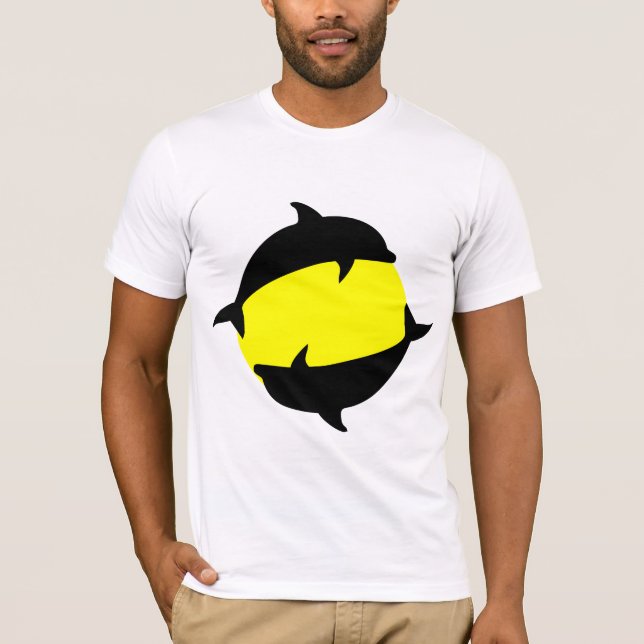 Camiseta yin yin e golfinhos fofos ao sol (Frente)