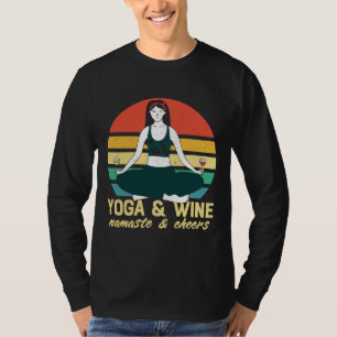 Camiseta Yoga &amp Wine Namaste &amp Cheias