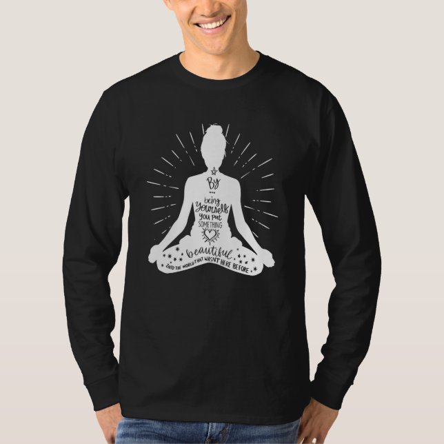 Camiseta Yoga Definition Yoga Because Adulting Is Hard (Frente)