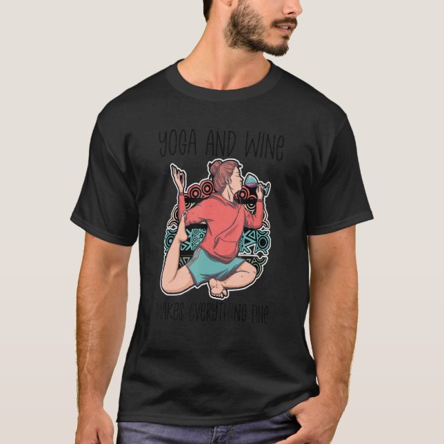 Camiseta Yoga E Vinho Fazem Tudo Bela Provando De Vinho (Frente)