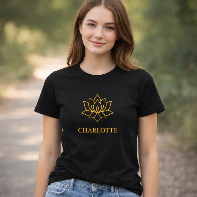 Camiseta Yoga gold lotus flower name black (Criador carregado)