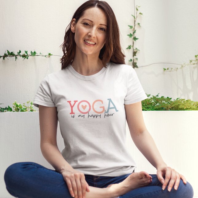 Camiseta Yoga is my Happy Hour (Criador carregado)