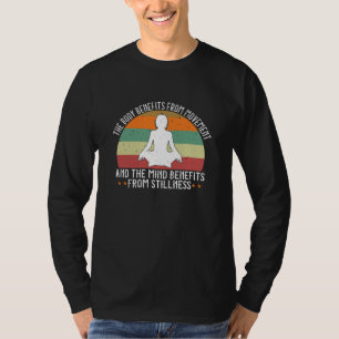 Camiseta Yoga - O Corpo Beneficia Do Movimento
