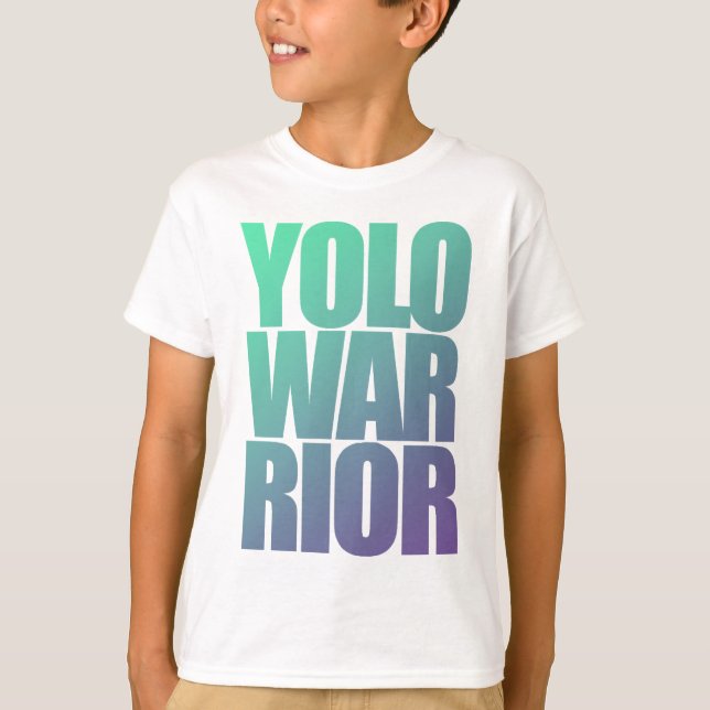 Camiseta YOLOWARRIOR - Letras de Purquoise (Frente)