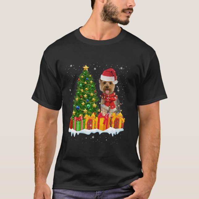 Camiseta Yorkie Dog Lighting Xmas Tree Santa Hat Yorkie Chr (Frente)