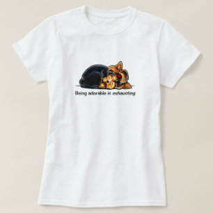 Camiseta Yorkie sendo adorável fora do campo T