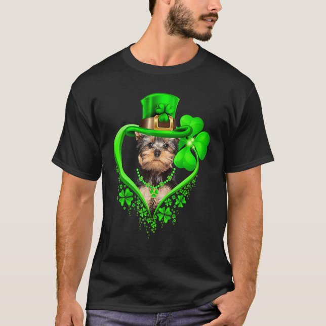 Camiseta Yorkshire Terrier Dog Dia de São Patrício em irlan (Frente)