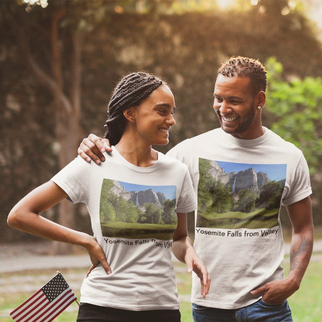 Camiseta Yosemite Falls do Vale da Califórnia Unisex (Yosemite Falls from Valley in California T-Shirt)