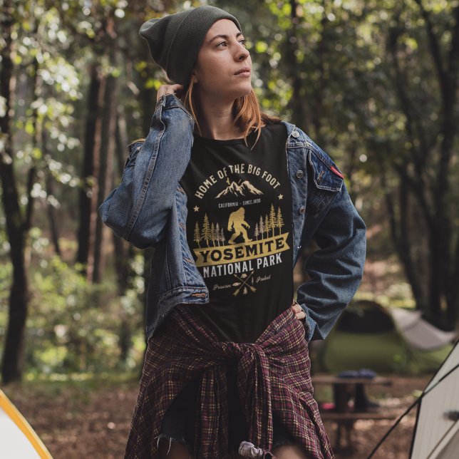 Camiseta Yosemite National Park Home of the Big Foot (Criador carregado)