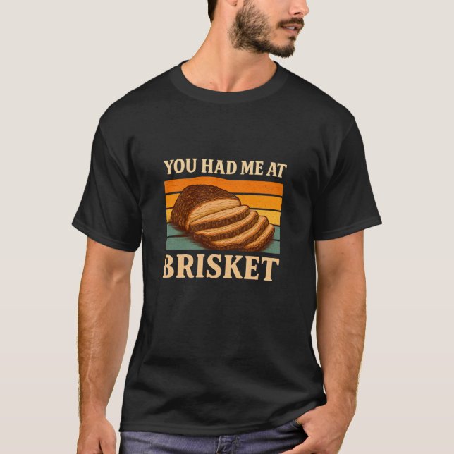 Camiseta You Had Me at Brisket Retro Sunset BBQ Smoker Food (Frente)
