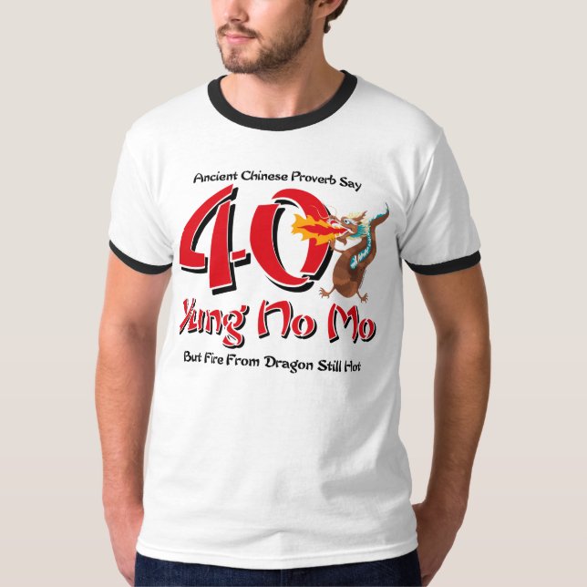 Camiseta Yung nenhum aniversário de 40 anos do Mo (Frente)