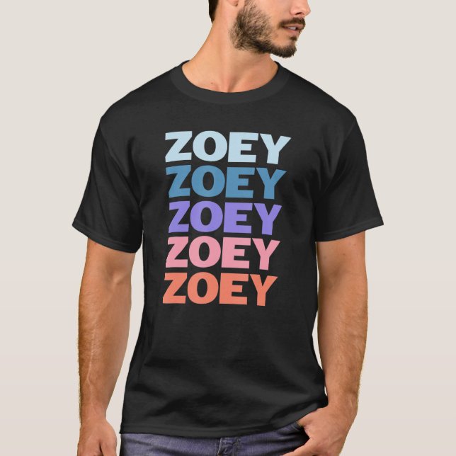 Camiseta Zoey de Texto Repetido Moderno (Frente)