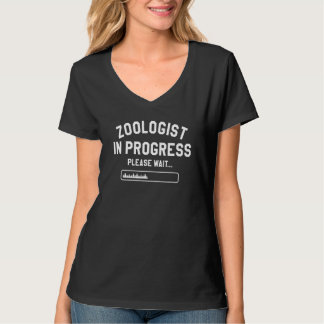 Camiseta Zoologist In Progress Please Wait Wildlife Biologi