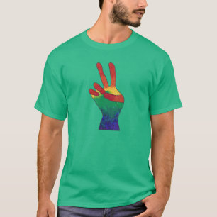 camisetas de mão com sinal de paz abstrato arco-ír