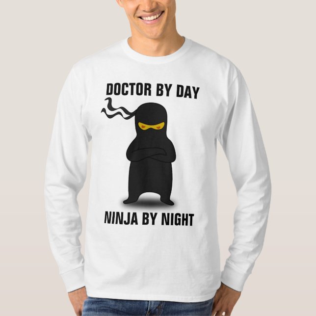 CAMISETAS DE MÉDICO (Frente)