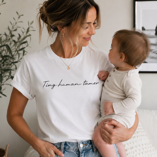 Camisetas Tiny Human Tamer | Presente de Roupas pa (Tiny Human Tamer mom T-shirts for new moms, toddler moms, coffee runs, and playdates.)