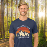 Campanha Familiar Personalizada Trip Mountain Suns<br><div class="desc">Este legal pôr do sol sobre montanhas rochosas na natureza faz uma imagem excelente para um conjunto de camisetas de viagem personalizadas para uma reunião familiar, viagem de carro ou férias de acampamento. Camisetas bonitas para mãe, pai, irmão e irmã. Basta adicionar seu próprio sobrenome e o ano com nossa...</div>