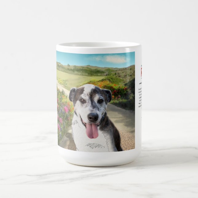 caneca 15oz: Torta em um campo das dálias (cão na (Centro)