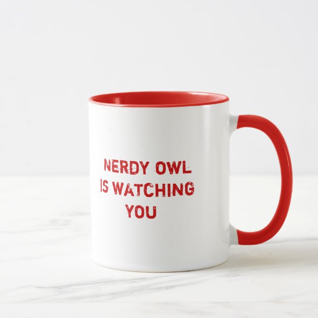 Caneca A coruja Nerdy está olhando-o (Direita)