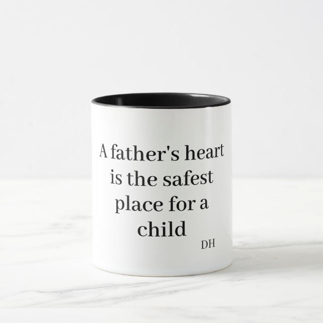 Caneca A father's heart is the safest place for a child (Centro)