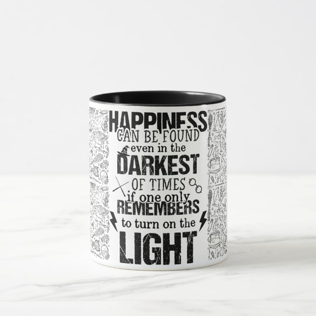 Caneca A Felicidade Pode Ser Encontrada Mesmo Nos Tempos  (Centro)
