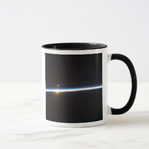 Caneca A fina linha da atmosfera terrestre