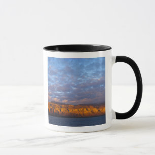 Caneca A luz da manhã saúda a Sierra de la Giganta