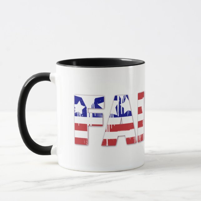 Caneca A palavra Fé com Bandeira Americana Patriótica (Esquerda)