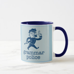 Caneca a polícia engraçada da gramática projeta