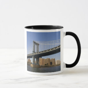 Caneca A ponte de Manhattan sobre o rio East 2