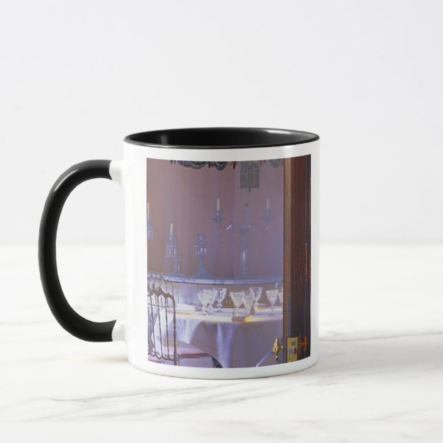 Caneca A sala de jantar privada com o cristal preto (Esquerda)